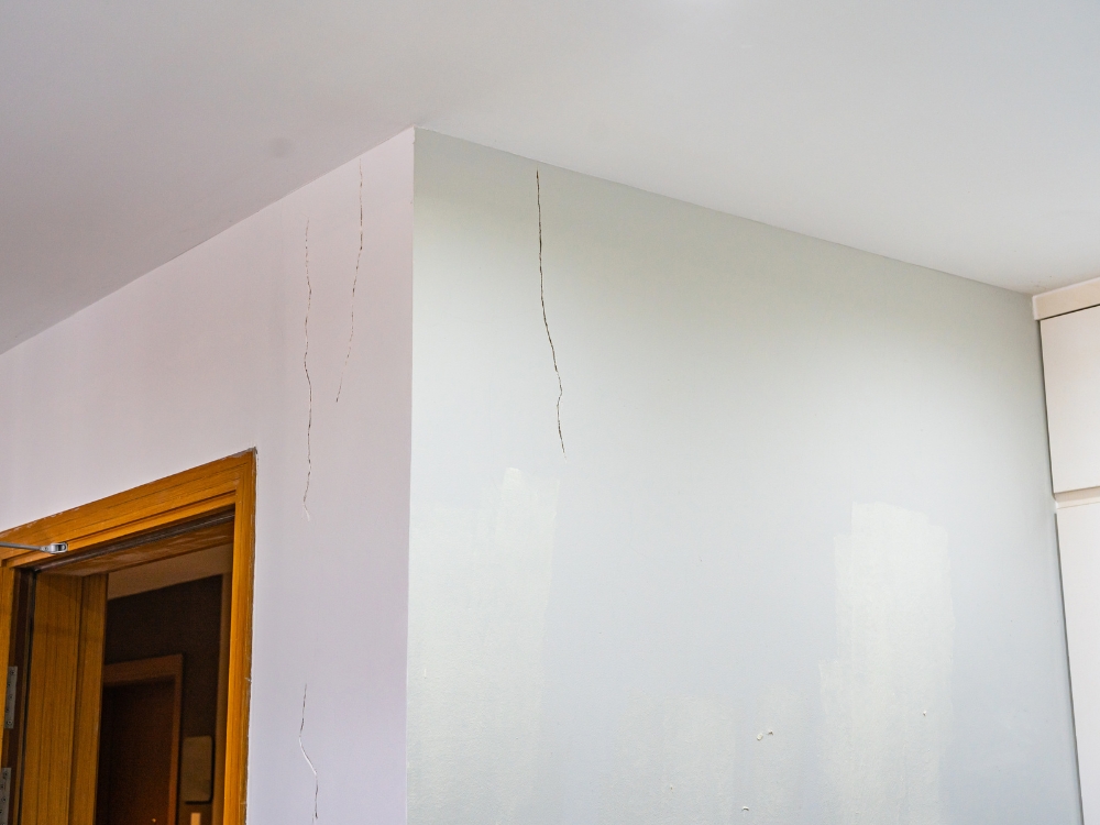 Interior cracks repair services